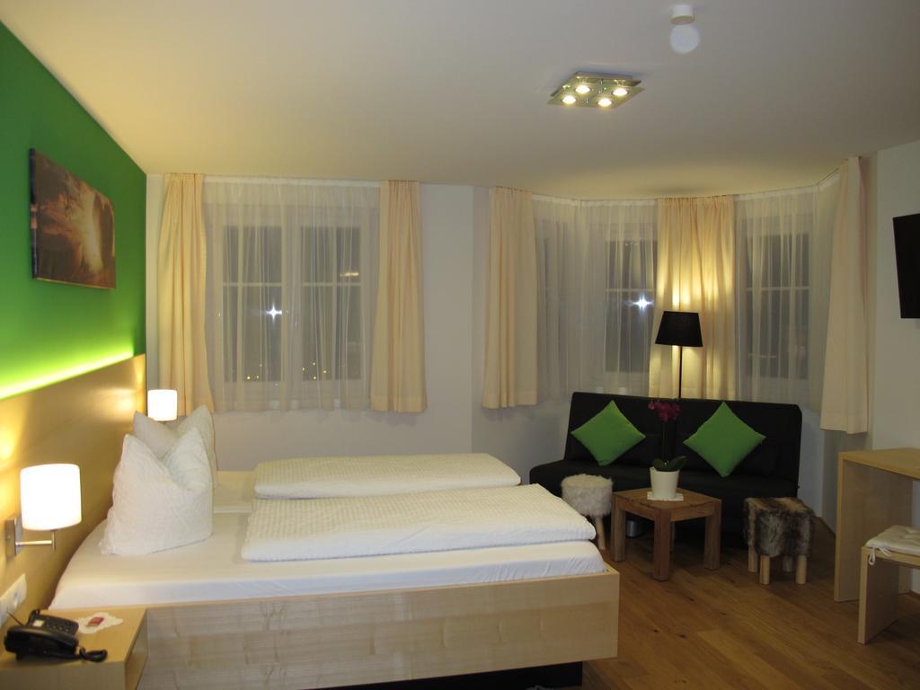 היטיסאו Hotel Oxa מראה חיצוני תמונה