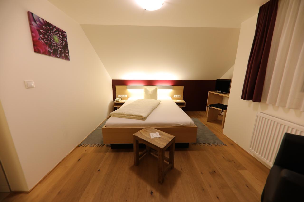 היטיסאו Hotel Oxa מראה חיצוני תמונה